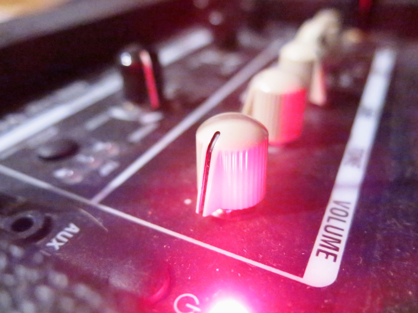 closeup of controls of an amp